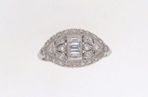 1930's Platinum diamond cluster ring